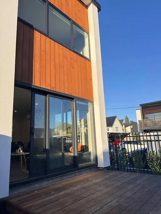Cbd Luxury Parkside Living 2 Bedroom With Parking Christchurch 0*,