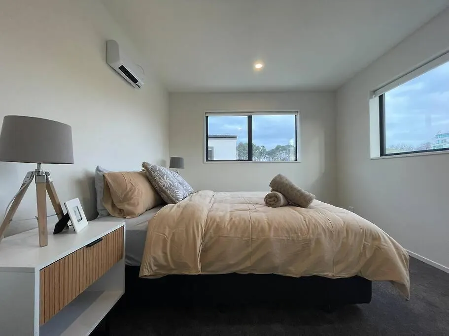 Cbd Luxury Parkside Living 2 Bedroom With Parking Christchurch Apartmán