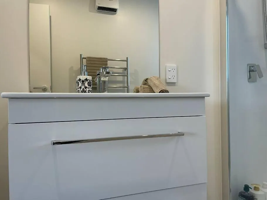 Cbd Luxury Parkside Living 2 Bedroom With Parking Κράισττσερτς Διαμέρισμα